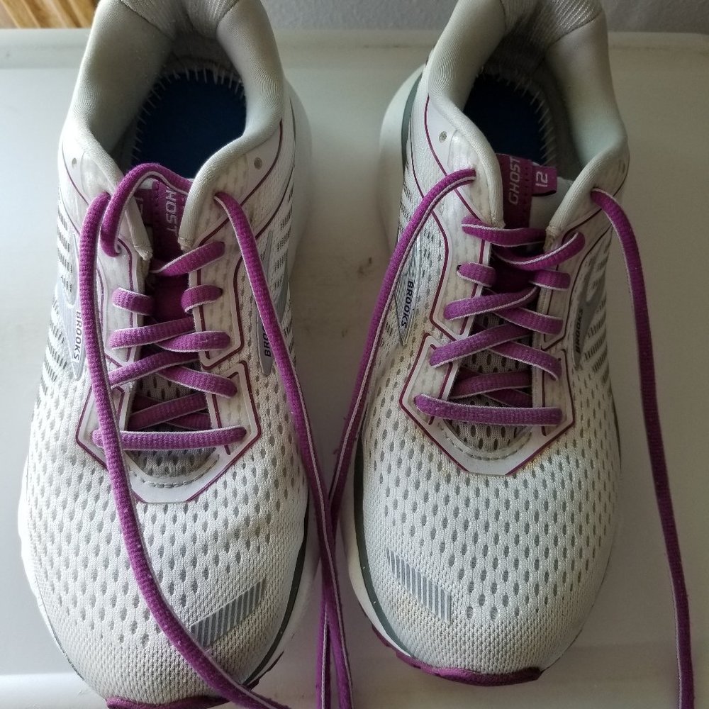Brooks ghost Women’s size 7